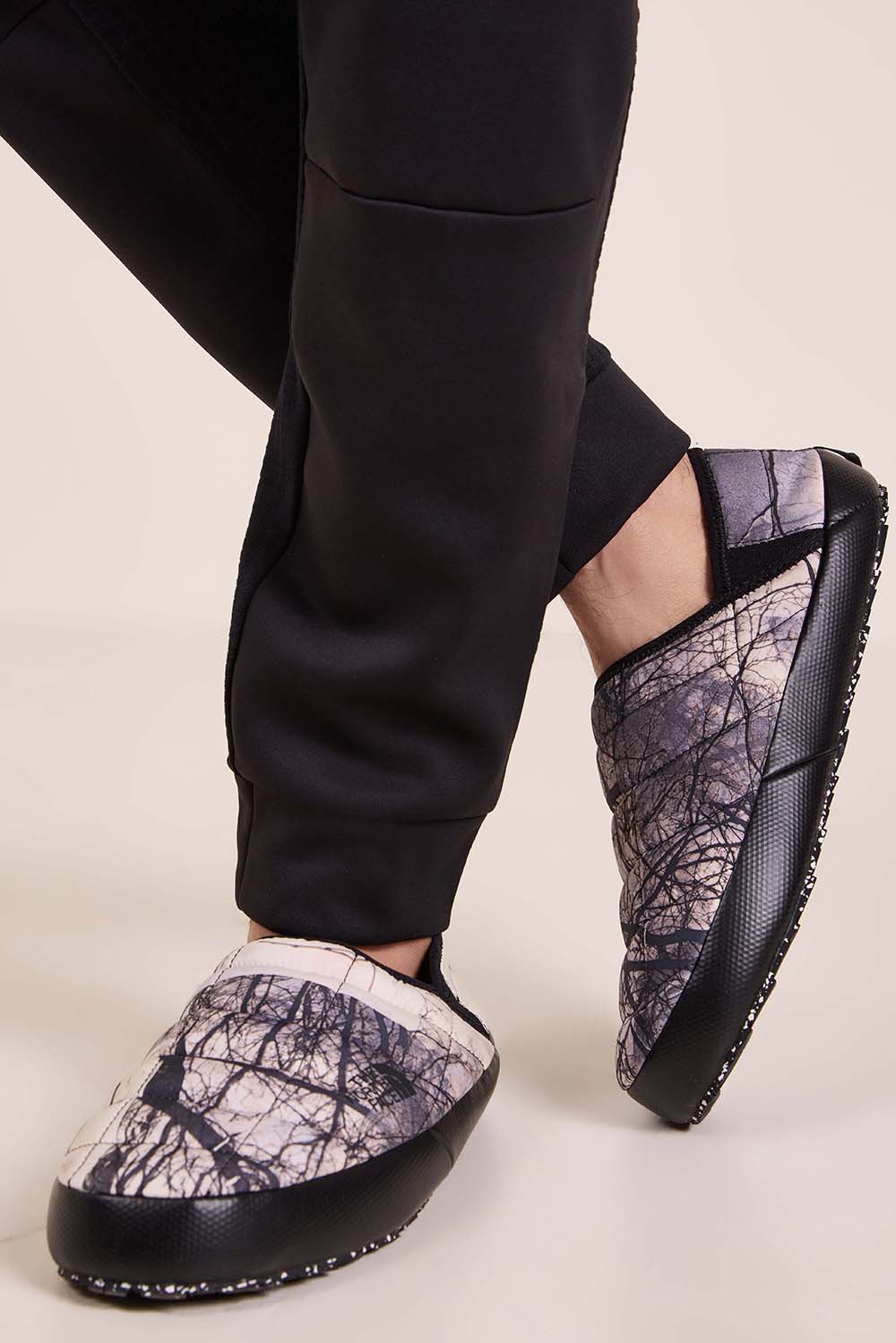 תמונת כל הלוק של נעלי בית תרמובול